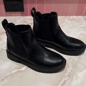 Dream Pairs Black Leather Chelsea Lug Ankle Boots
